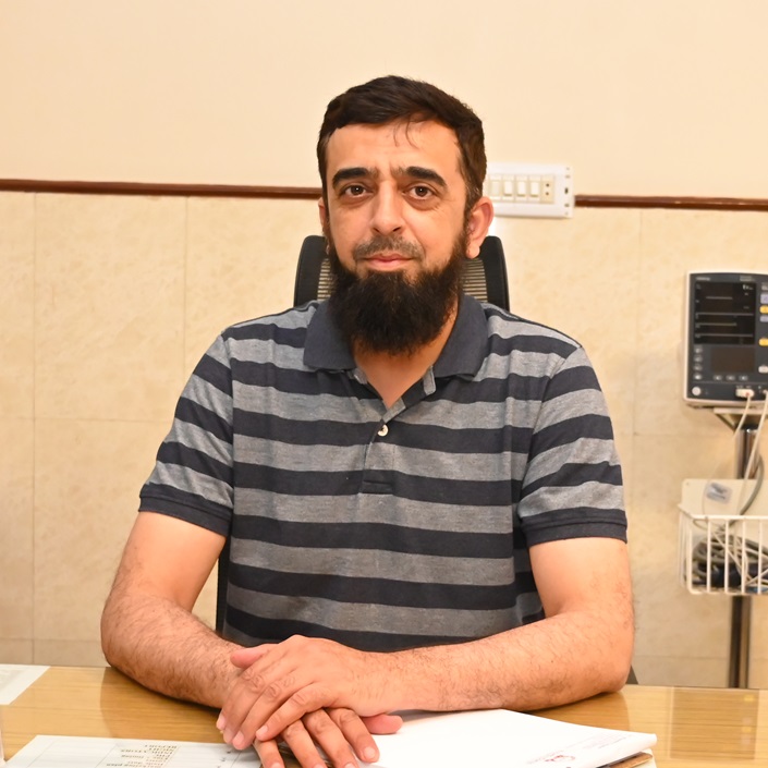 Dr. Arslan Siraj