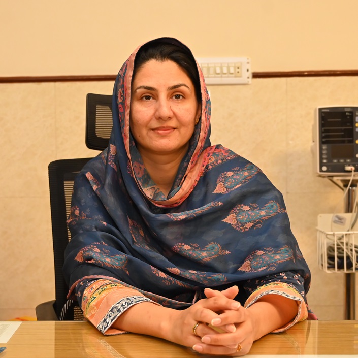 Dr. HUMA